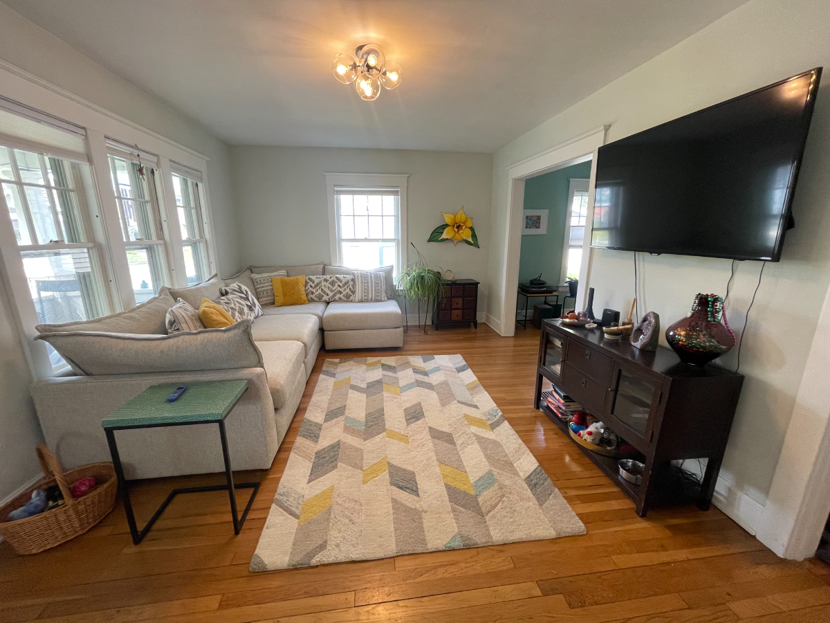 3 bedroom cozy home convenient to all hospitals - Photo 3