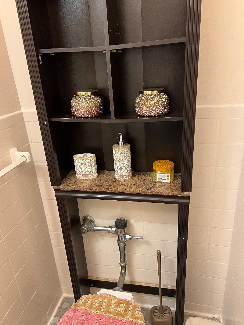 Very large beautiful furnished 1 bedroom with half a bathroom - Photo 4