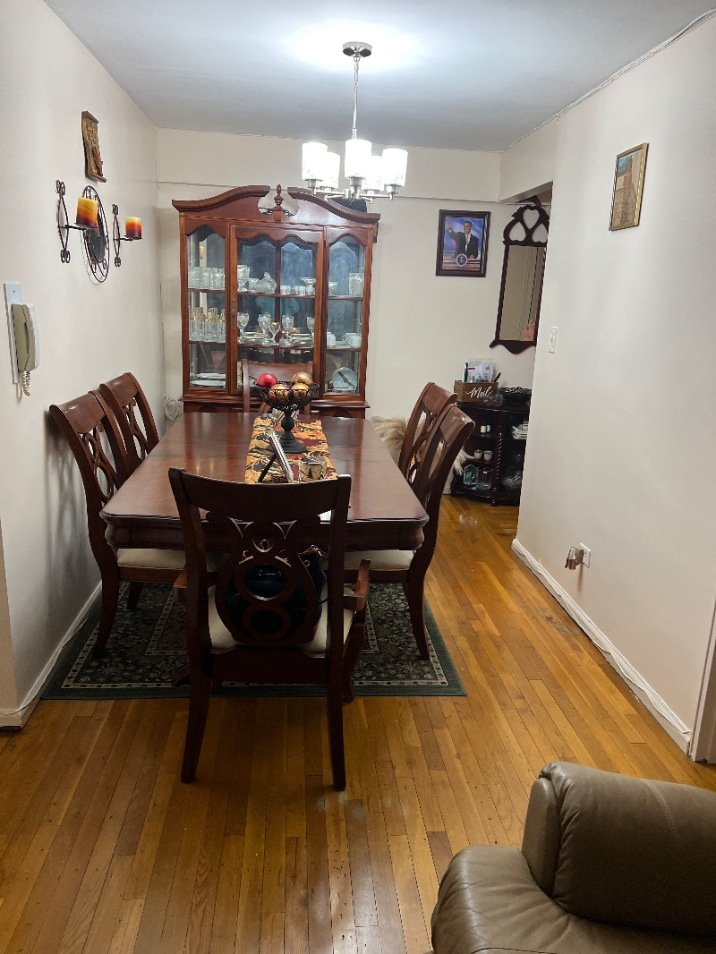 Very large beautiful furnished  1 bedroom with half a bathroom - Photo 7