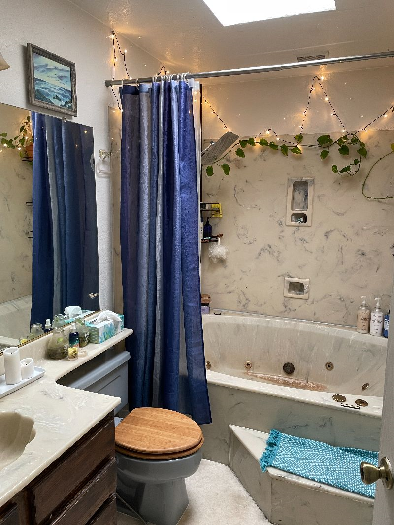 Sunny Mission Penthouse near hospitals and medical campuses - Photo 4