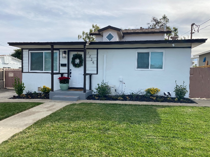 Centrally located, newly renovated. Unit 1 - Photo 4