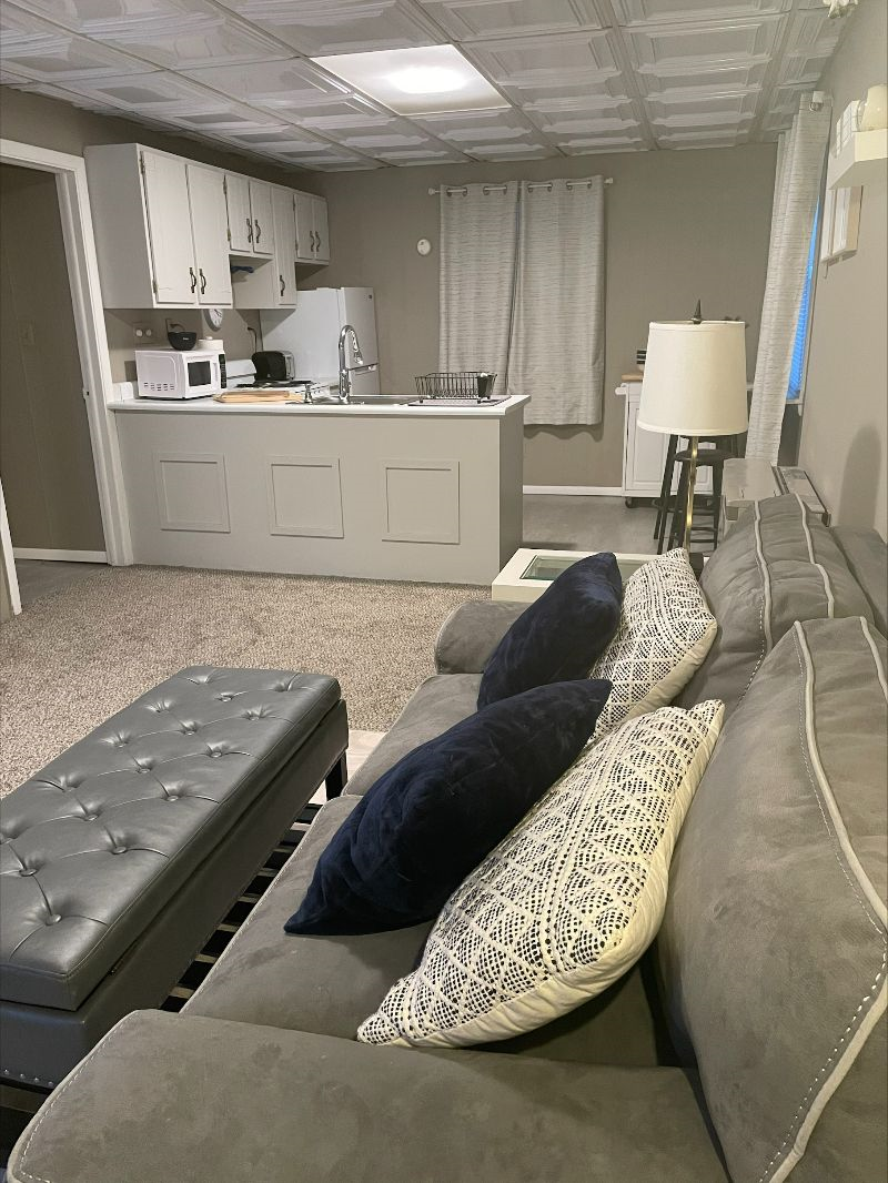 1 Bedroom Fully Furnished Cottage Style Apartment - Photo 3