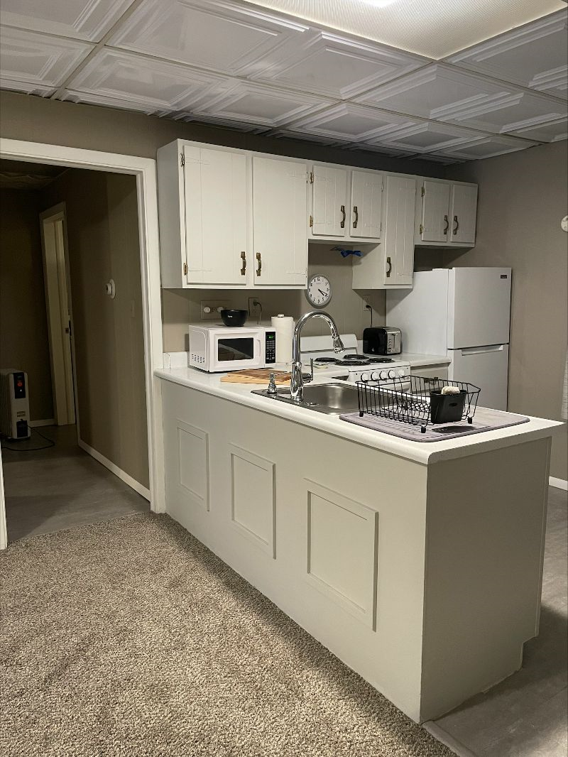 1 Bedroom Fully Furnished Cottage Style Apartment - Photo 6