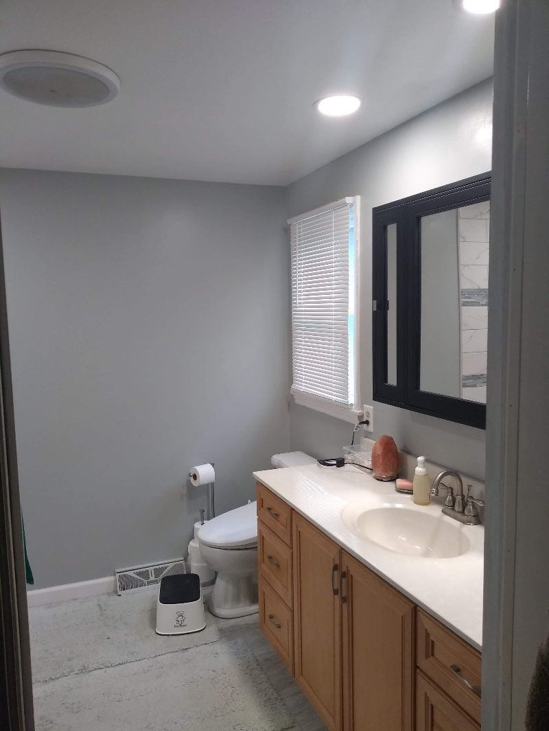 Gorgeous Spacious 4 bedroom House convenient location - Photo 9