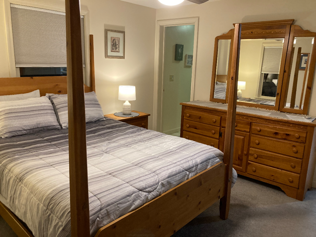 Spacious 1 bedroom - Photo 4