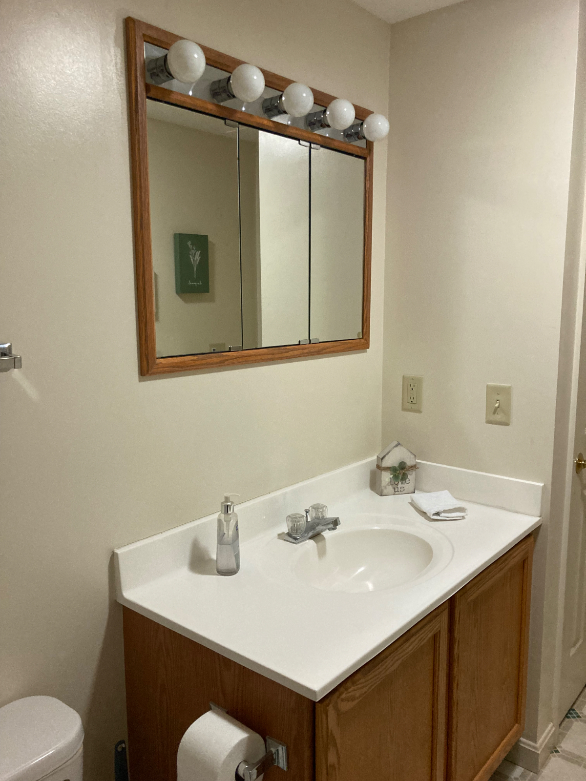 Spacious 1 bedroom - Photo 5