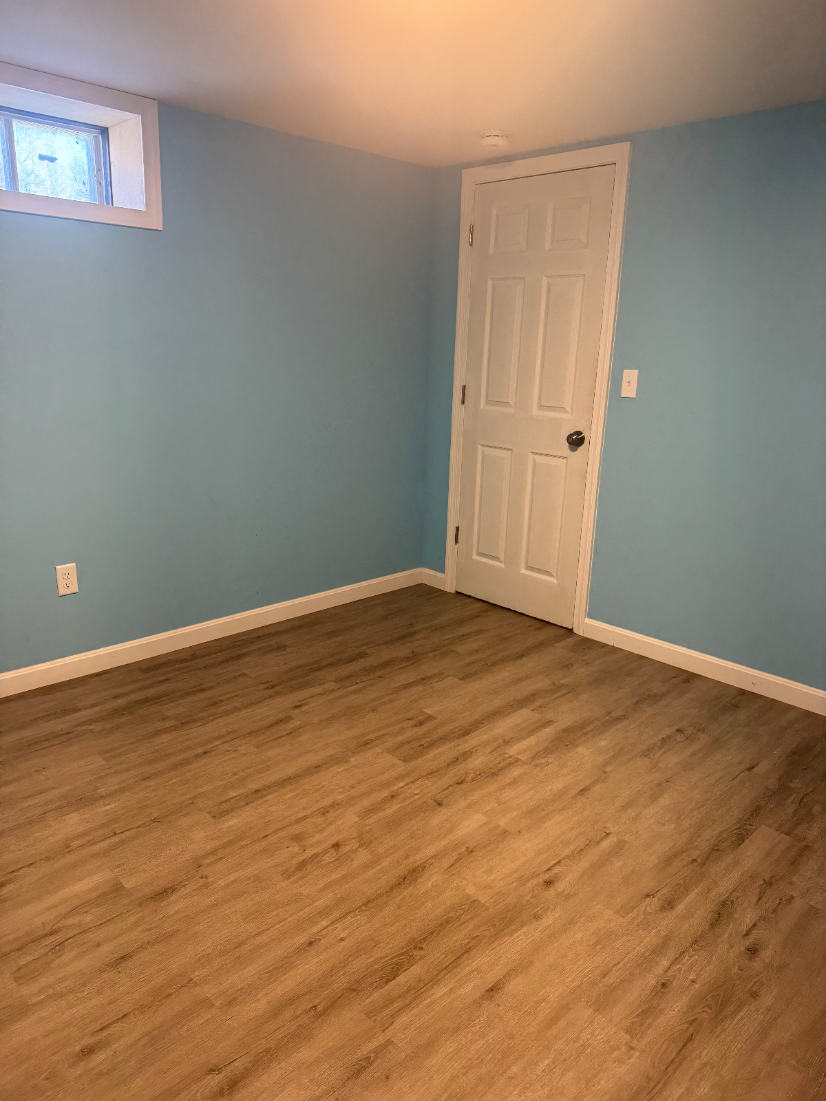 Spacious 1 bedroom - Photo 8