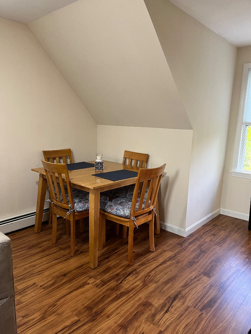 Spacious 1 bedroom - Photo 6