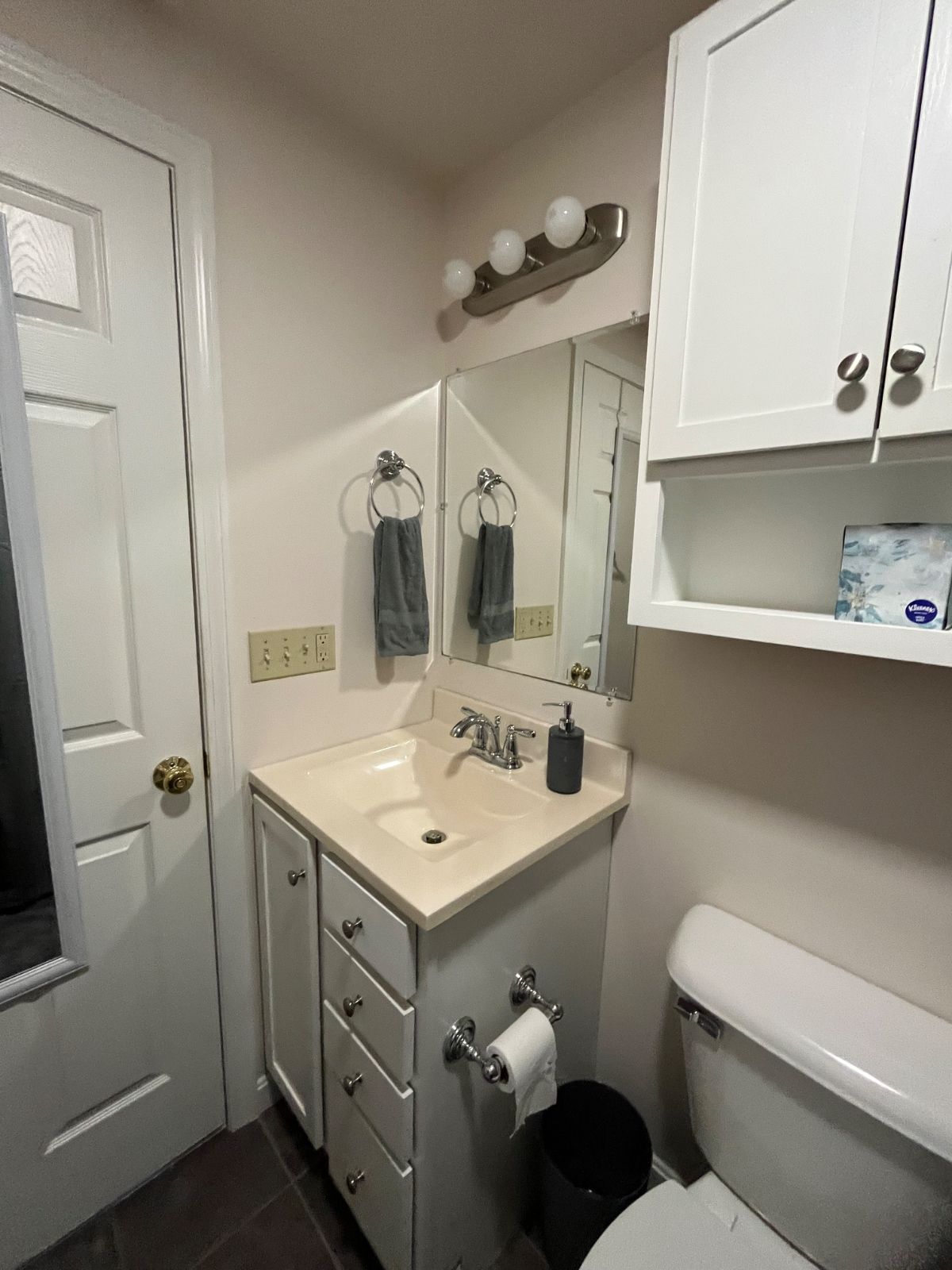 Spacious 1 bedroom - Photo 10