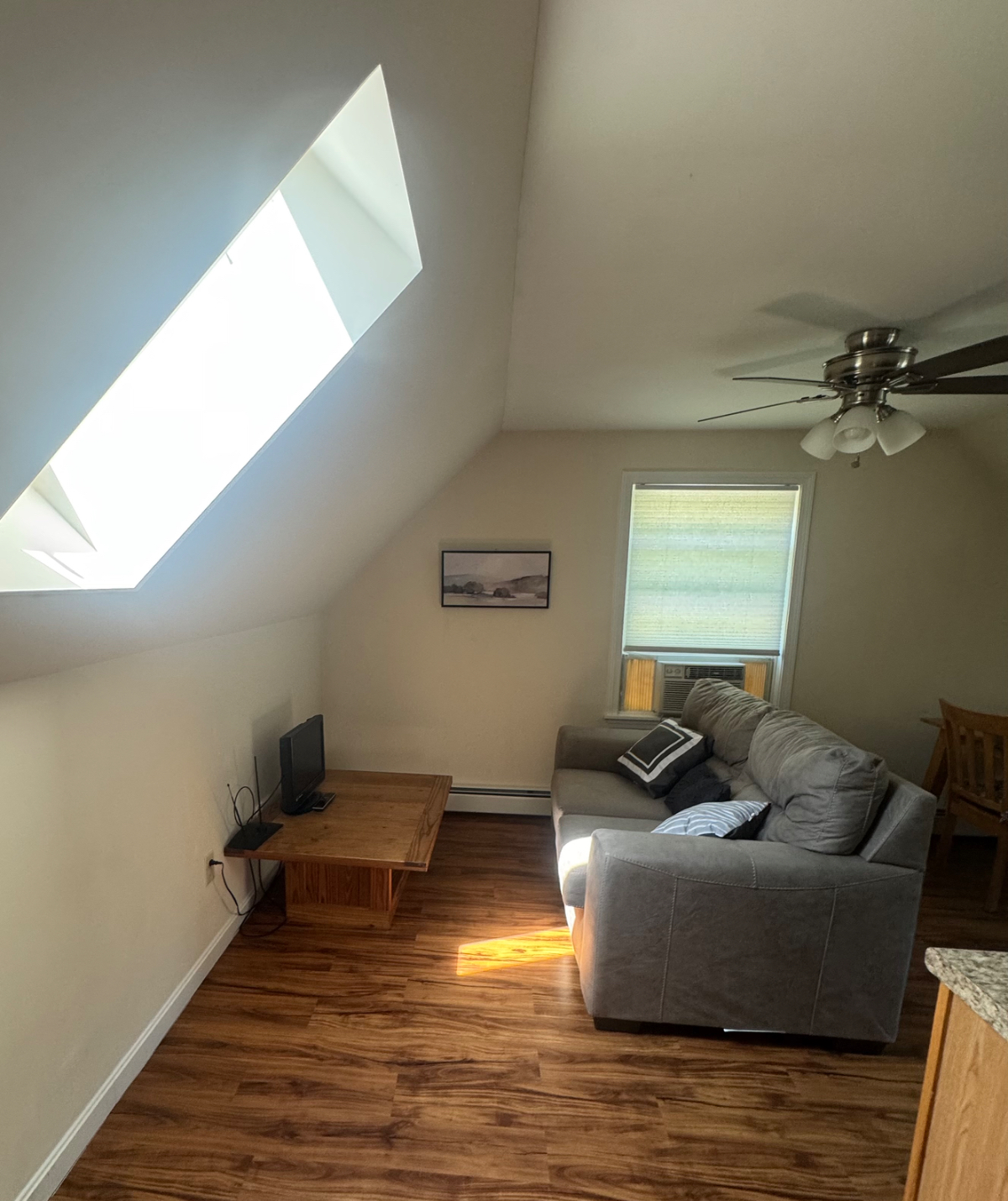 Spacious 1 bedroom - Photo 9