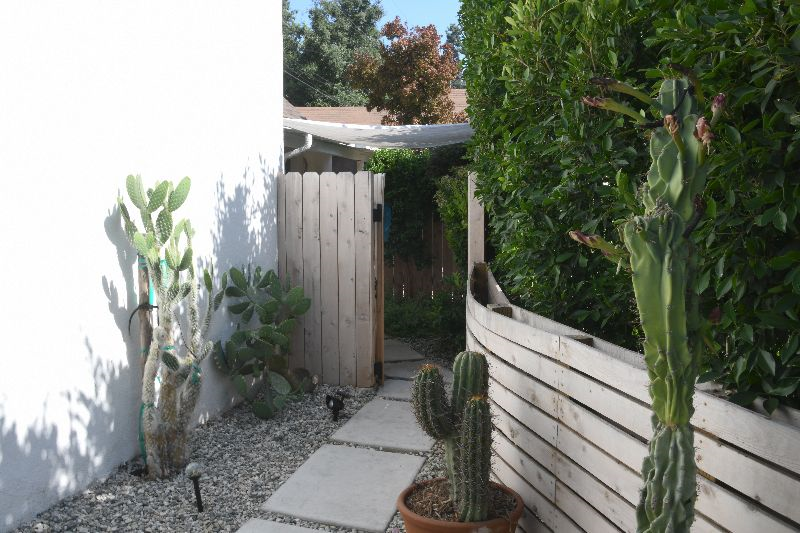 Charming Casita in Excellent Location! - Photo 2