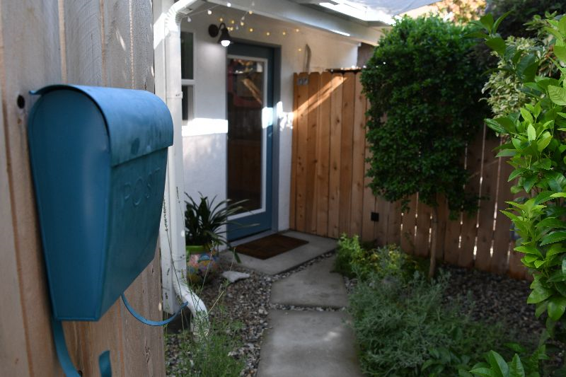 Charming Casita in Excellent Location! - Photo 3