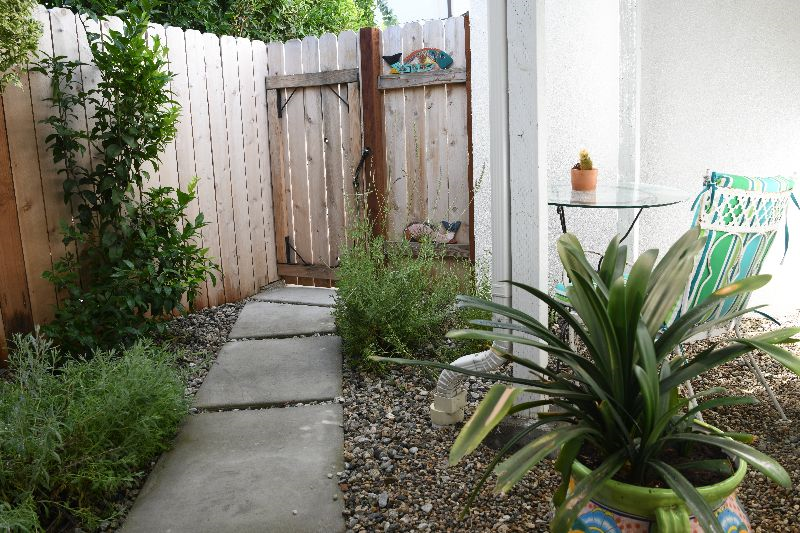 Charming Casita in Excellent Location! - Photo 4