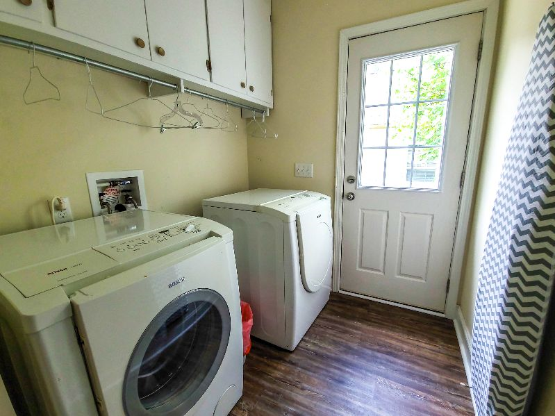 3/2 Spacious, Full Home in East Asheville- 9 minutes from Mission Hospital - Photo 10