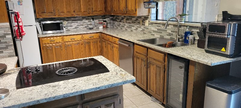 Plano Room with Shared shower or private Bathroom, Kitchen, Living Room, close to hospital, attracti - Photo 5