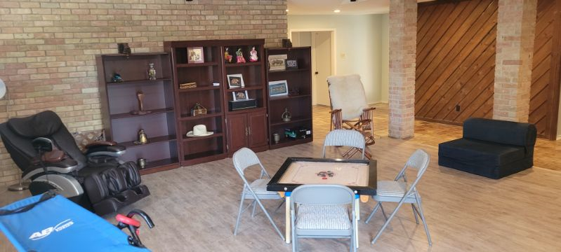 Plano Room with Shared shower or private Bathroom, Kitchen, Living Room, close to hospital, attracti - Photo 7