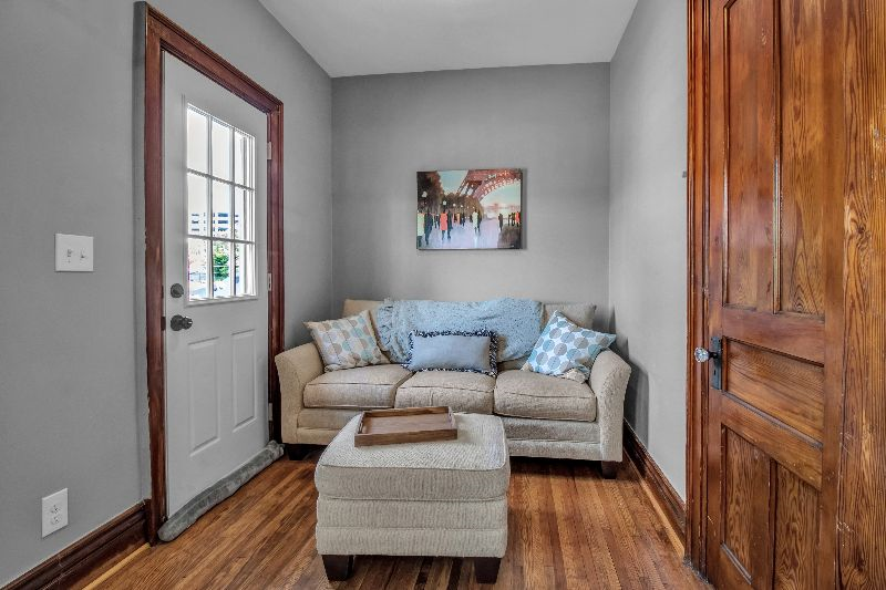 Furnished 3BR Near Medical Campus, Walk to Roswell Park & Buffalo General - Photo 4