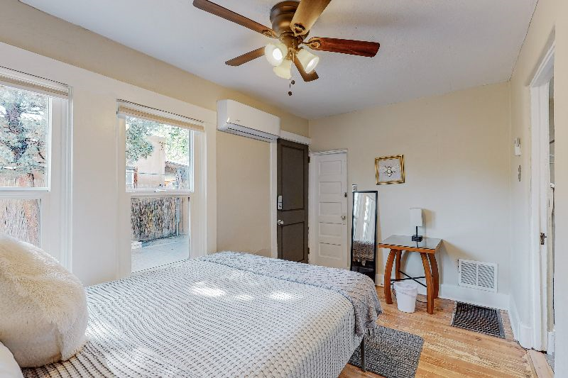 Nob Hill/UNM Unique Remodeled House w/ King Beds, In-Unit Washer and Dryers, Private Fenced in Yard - Photo 9
