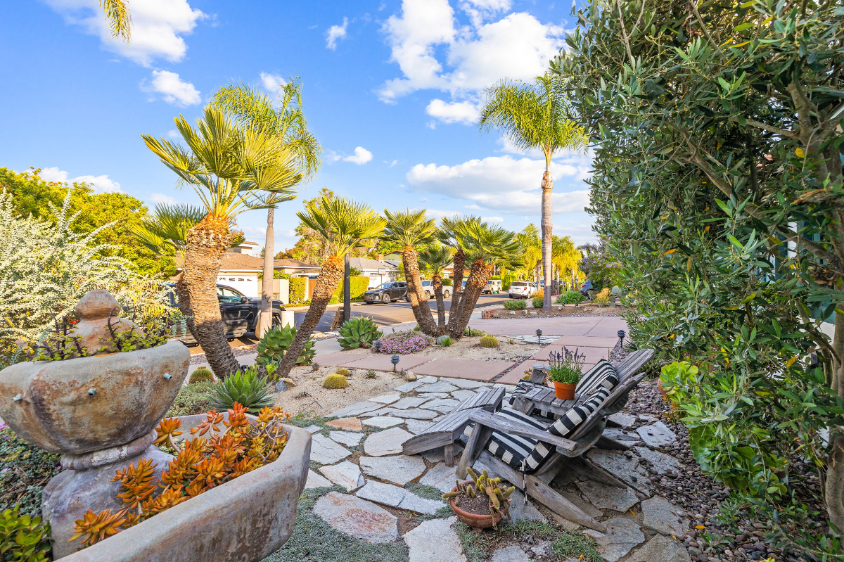 Tranquil Fully Furnished Spanish Hacienda Retreat w/Courtyard Pond - Photo 5