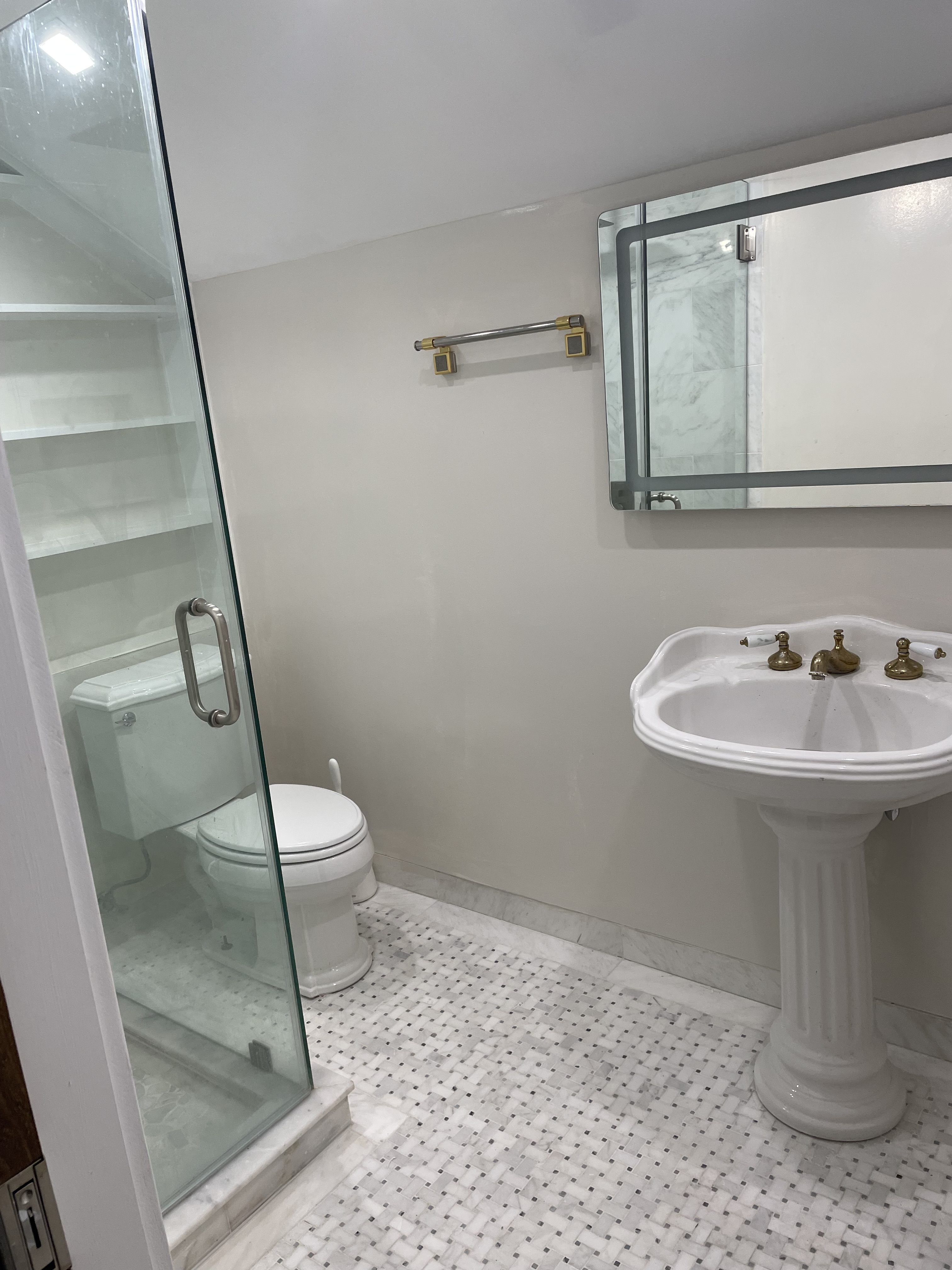 Amenities one bedroom apartment in beautiful Mamaroneck - Photo 9