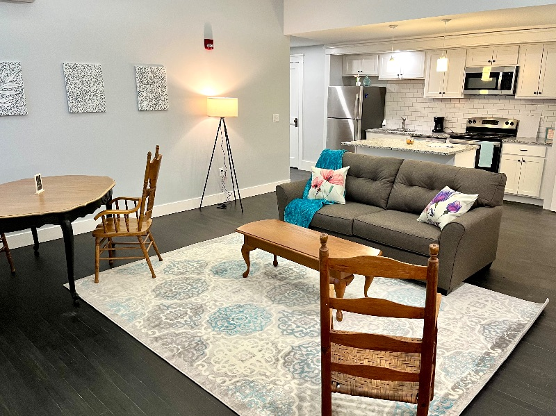DeLong Village, Apt 107