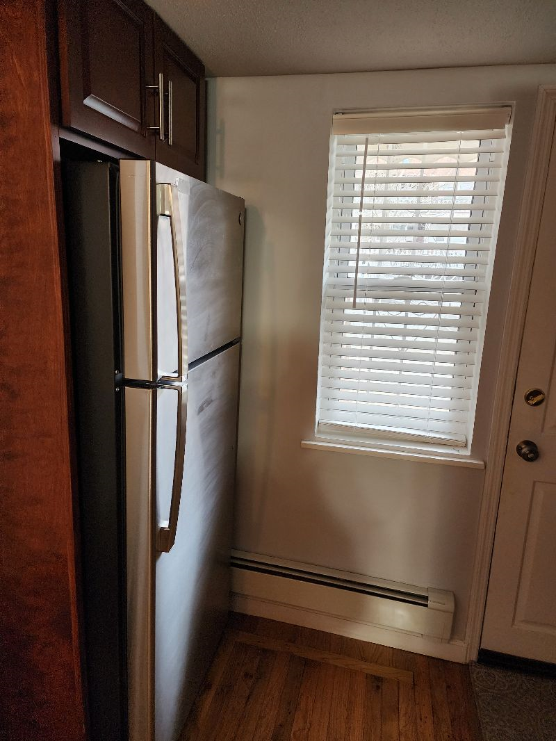 Newly renovated one bedroom apartment, perfect for traveling professionals. Apartment is located wi - Photo 2