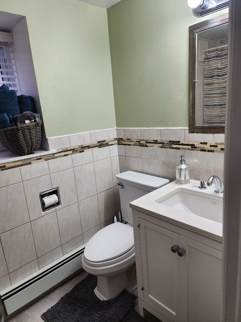 Newly renovated one bedroom apartment, perfect for traveling professionals.  Apartment is located wi - Photo 11