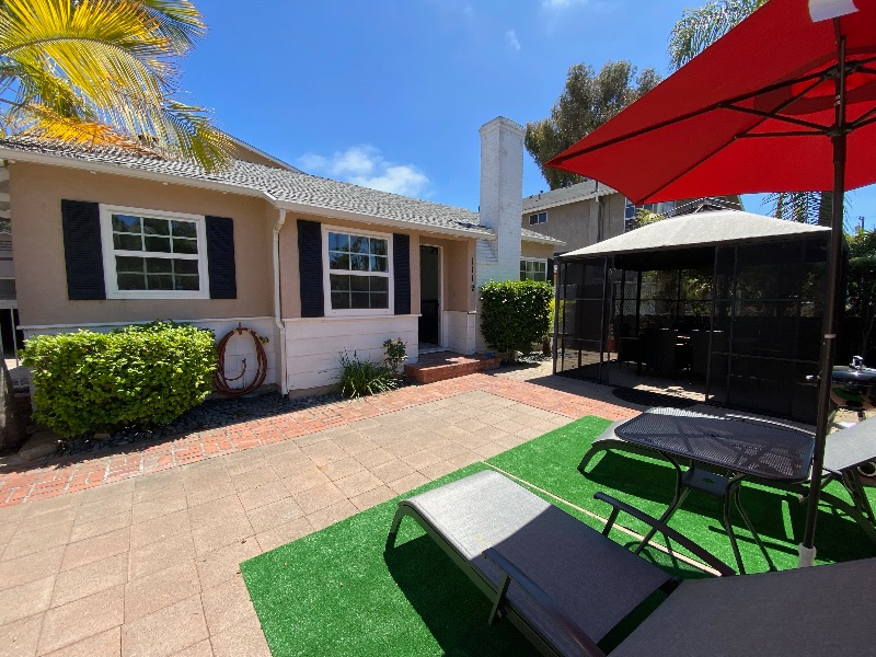 2 Bedroom Beach Cottage - Photo 2