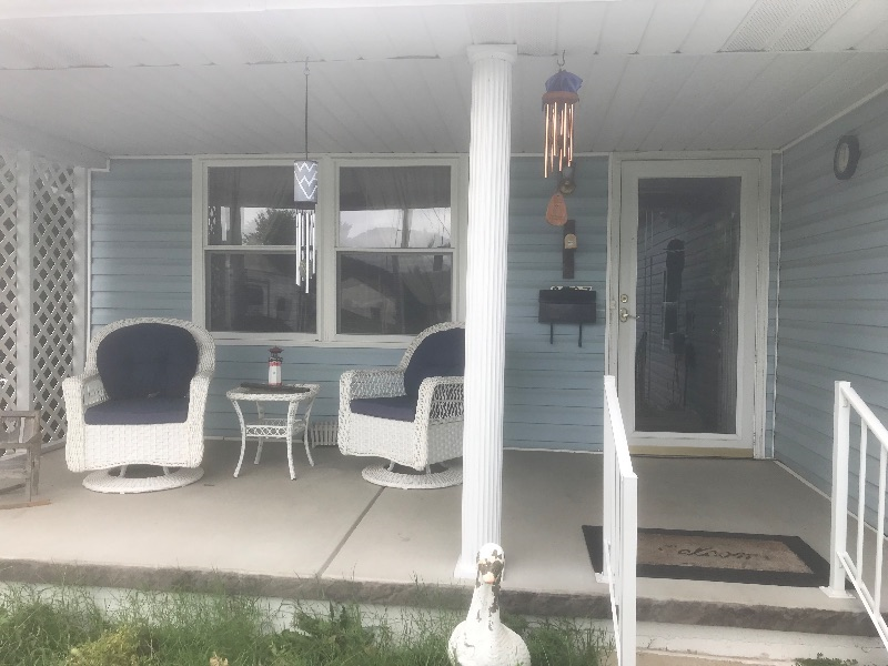 Cozy, comfy 3-bed, 2-bath home with gas fireplace Edit - Photo 2