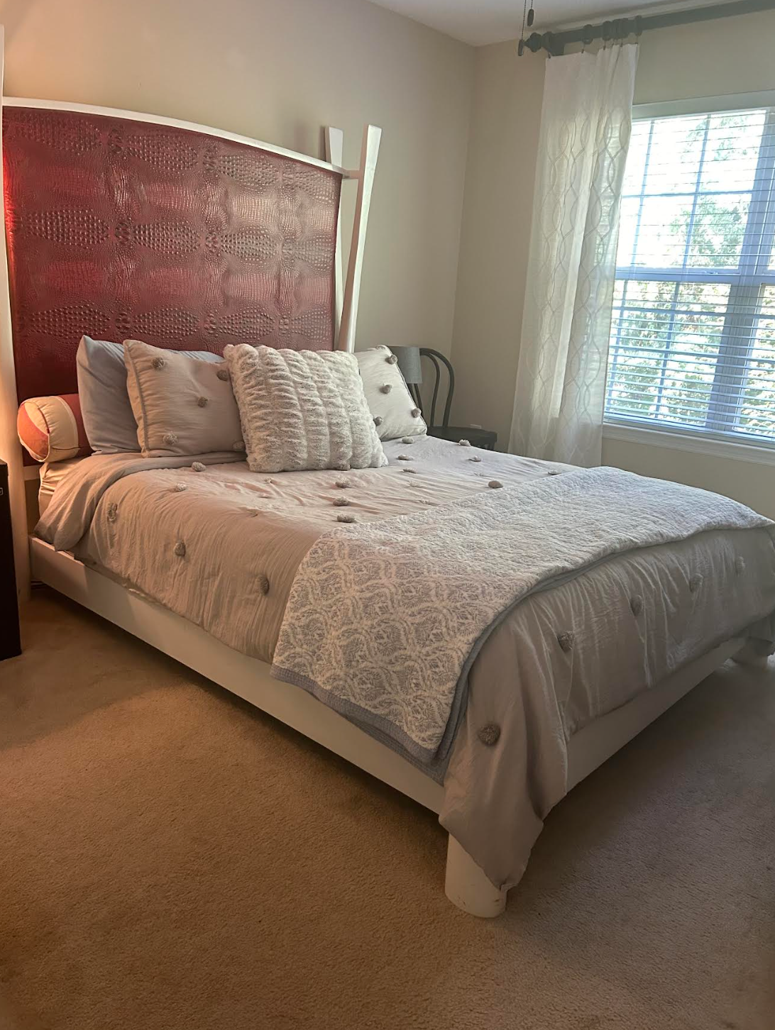 a quiet king size room