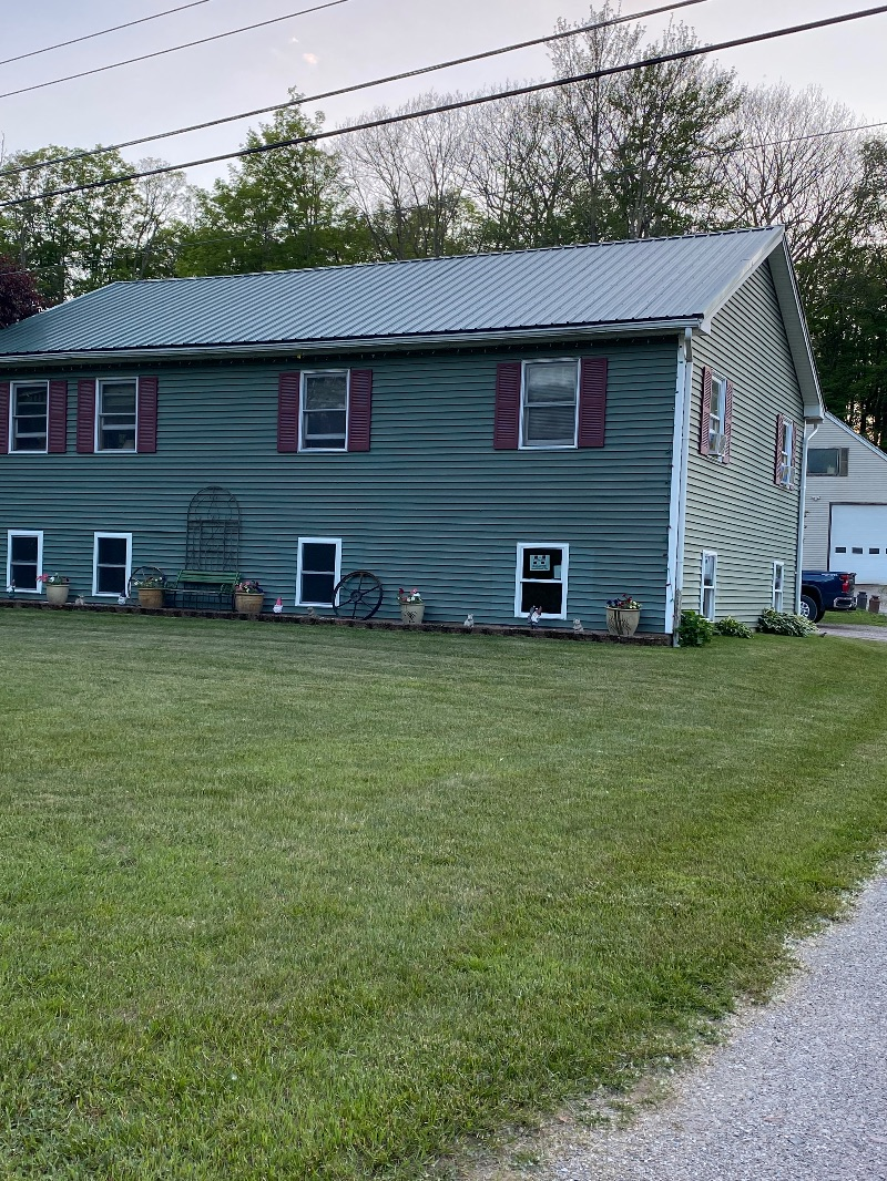 MILTON, VERMONT 2 bedroom, 1 bath furnished downstairs apartment with private entrance. - Photo 1