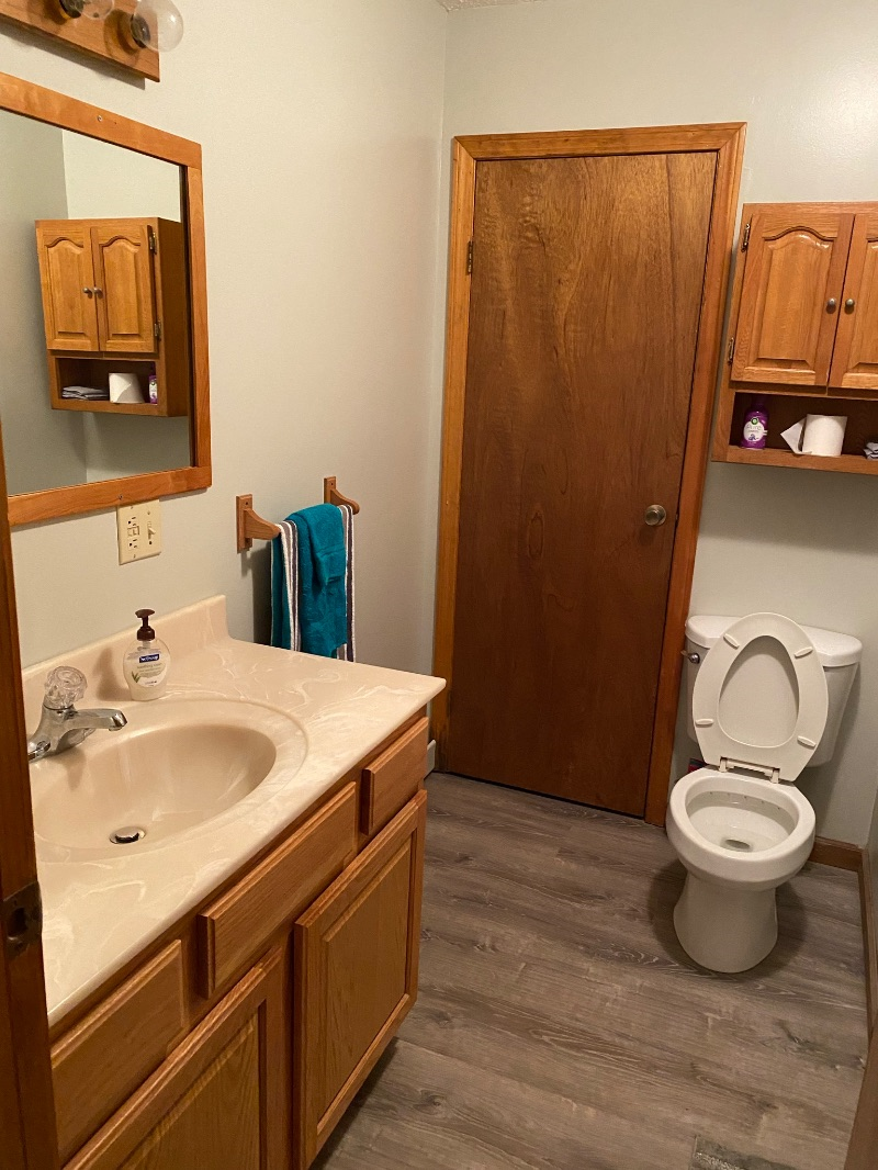 MILTON, VERMONT 2 bedroom, 1 bath furnished downstairs apartment with private entrance. - Photo 4