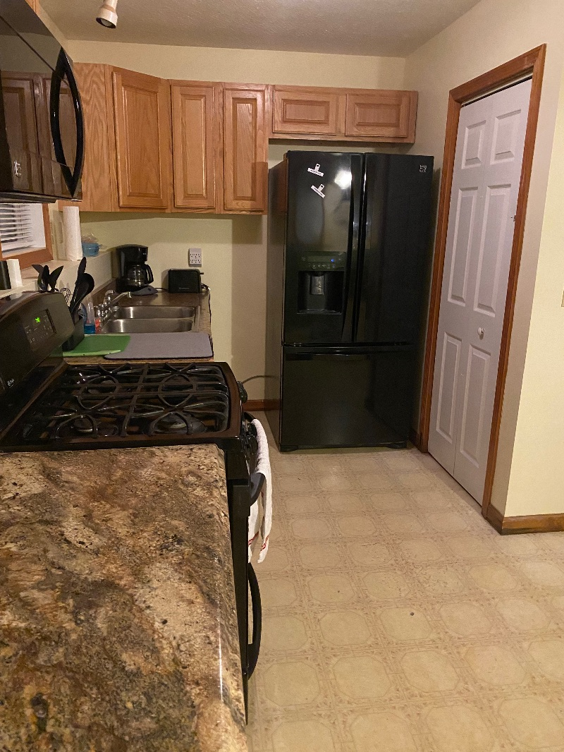 MILTON, VERMONT 2 bedroom, 1 bath furnished downstairs apartment with private entrance. - Photo 9