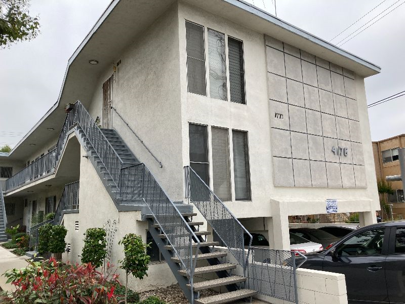 Furnished one bedroom for rent in West Los Angeles - Photo 2