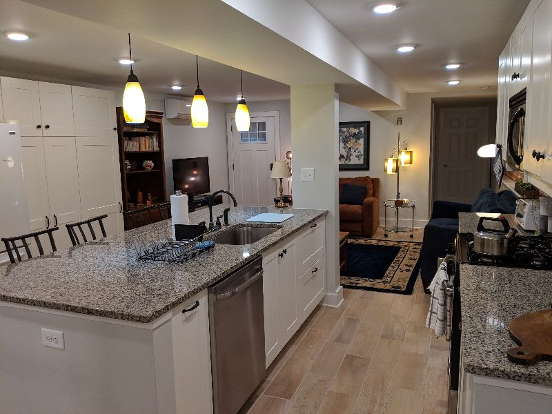 Quiet modern apartment in historic district - Photo 4