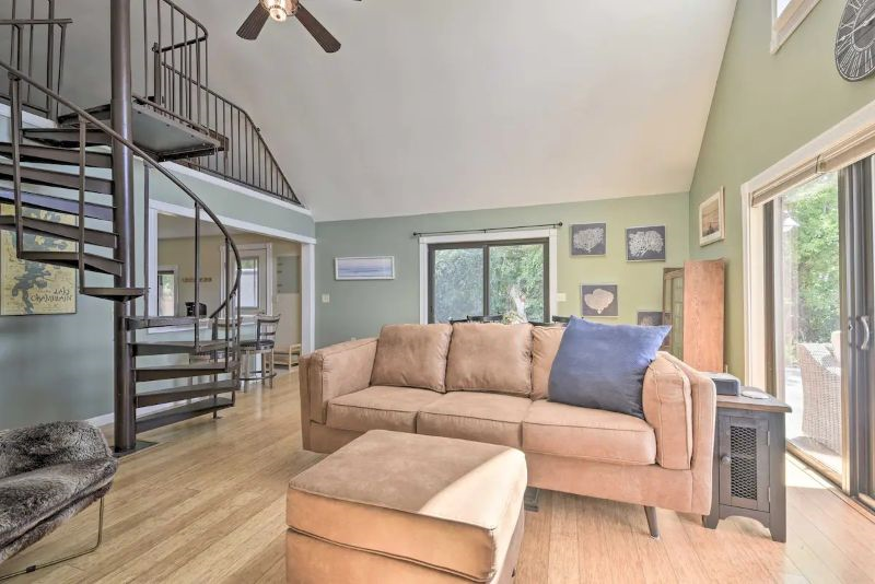 Lakefront St Albans City Escape with Patio and Views - Photo 7