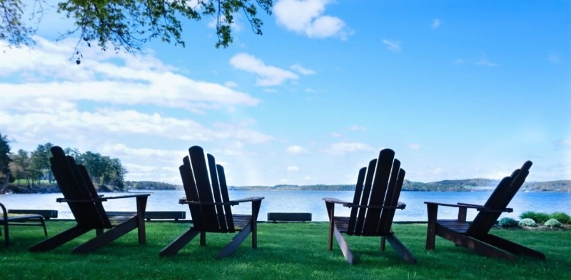 Beautiful lakefront three-bedroom home THREE TO SIX MONTH RENTAL AVAILABLE NOVEMBER 1, 2026 - APRIL - Photo 4