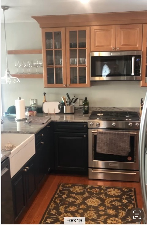 Beautiful lakefront three-bedroom home THREE TO SIX MONTH RENTAL AVAILABLE NOVEMBER 1, 2026 - APRIL  - Photo 6