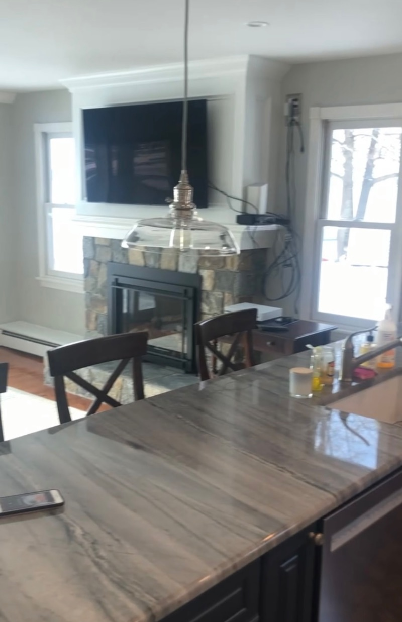 Beautiful lakefront three-bedroom home THREE TO SIX MONTH RENTAL AVAILABLE NOVEMBER 1, 2026 - APRIL  - Photo 7