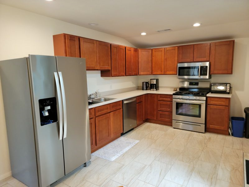Borders Forest and Trails -Spacious Tree Top Apartment - Photo 2