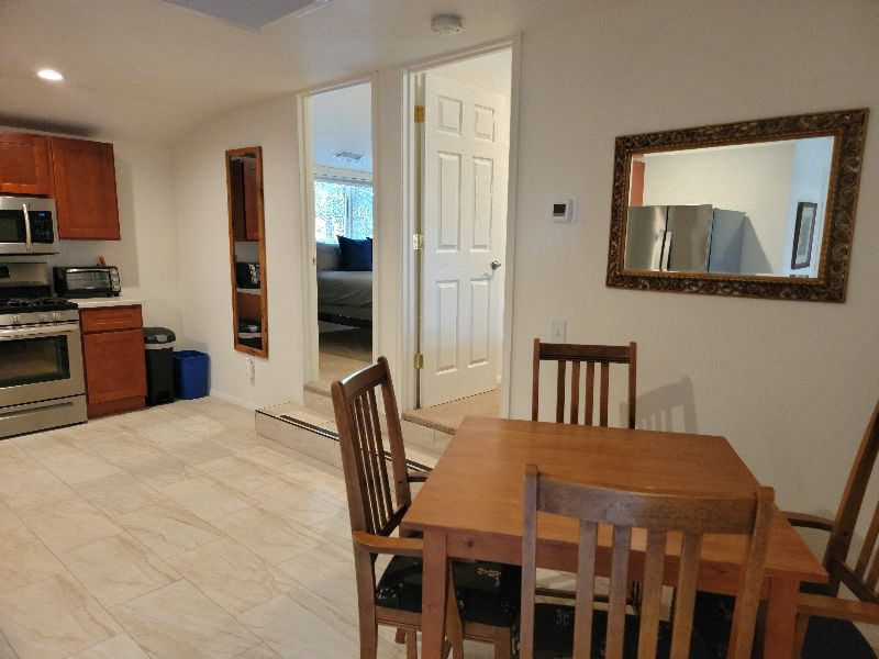 Borders Forest and Trails -Spacious Tree Top Apartment - Photo 9