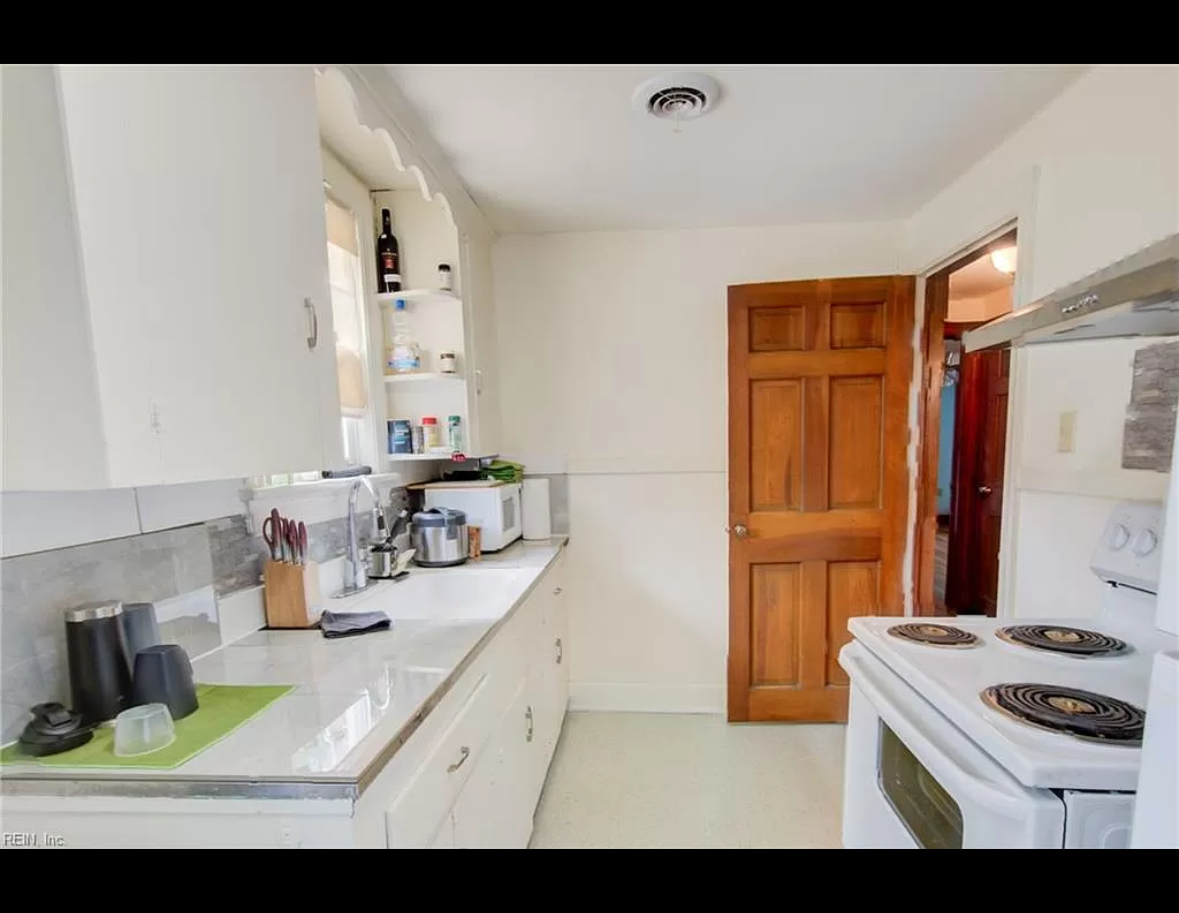Beautiful Victorian style home fully equipped... - Photo 4