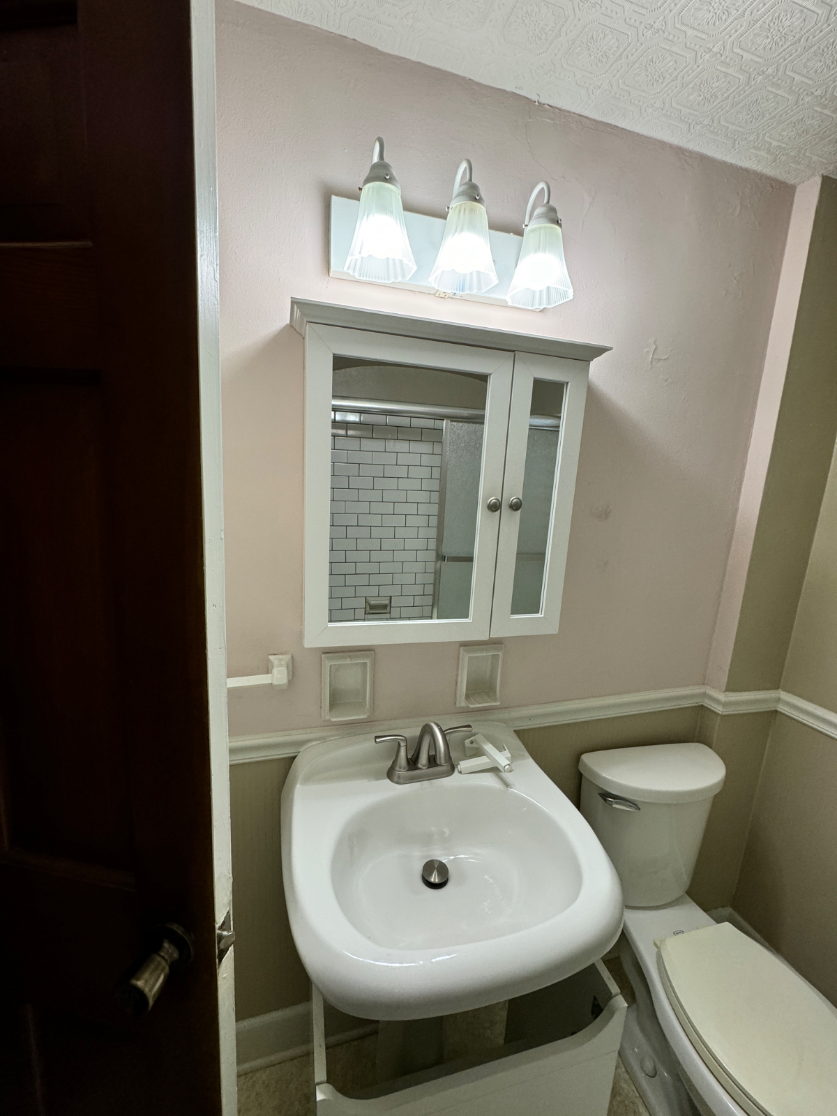 Beautiful Victorian style home fully equipped... - Photo 12
