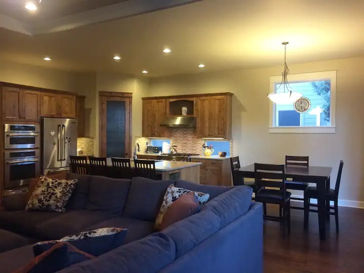 River's Edge 3 BR Charmer - Photo 3
