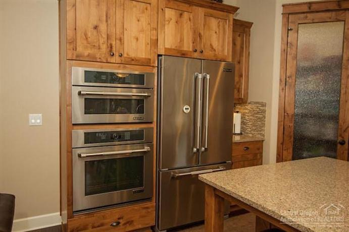 River's Edge 3 BR Charmer - Photo 6