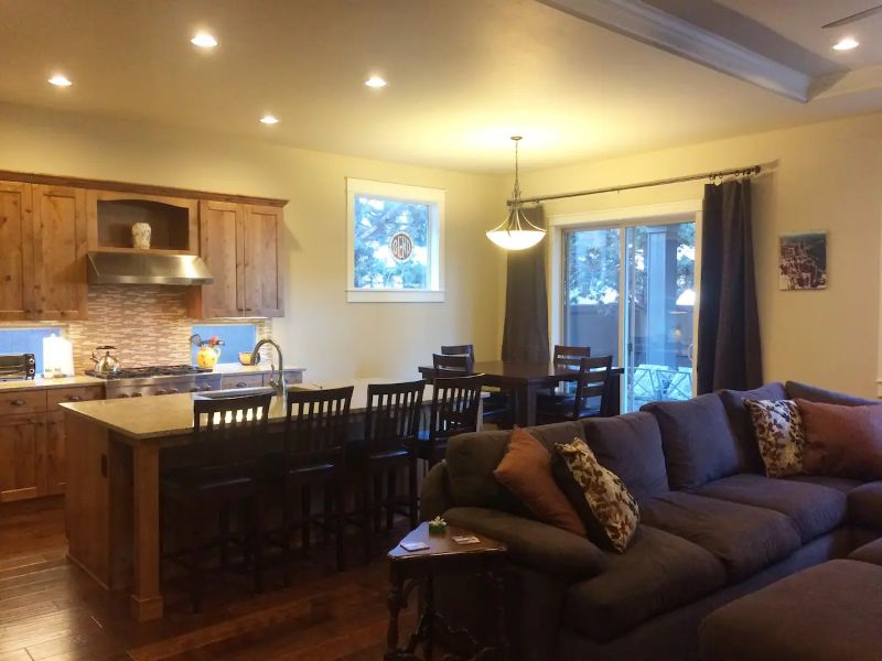 River's Edge 3 BR Charmer - Photo 2