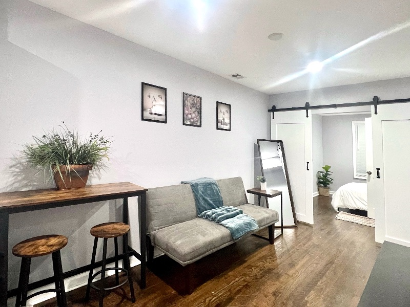 Cozy Apartment With Keyless Entry- Short Drive to DC Hospitals - Photo 2