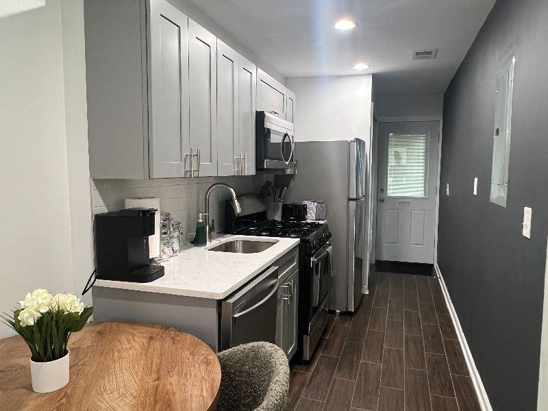 Cozy Apartment With Keyless Entry- Short Drive to DC Hospitals - Photo 10