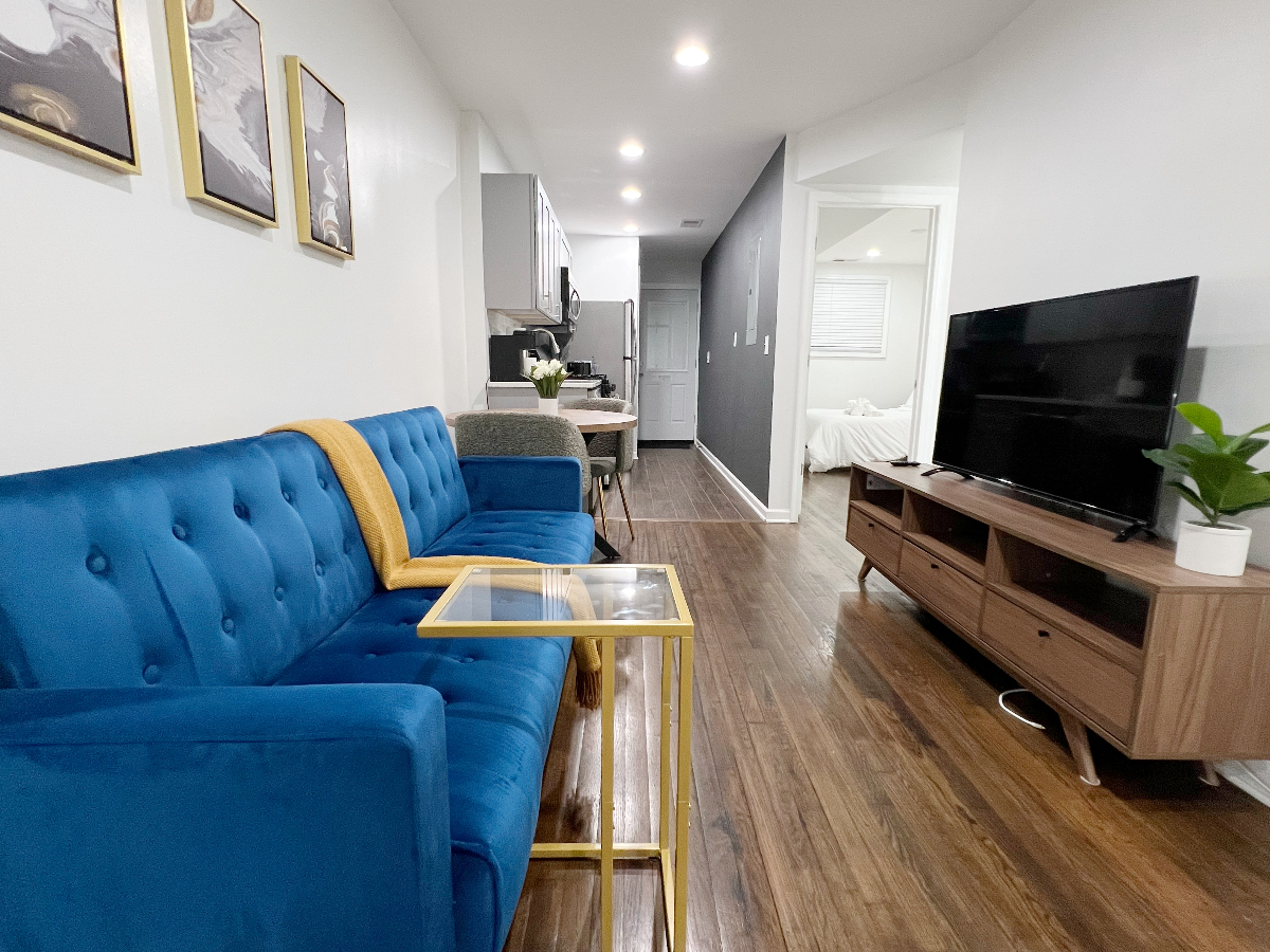 Cozy Apartment With Keyless Entry- Short Drive to DC Hospitals - Photo 3