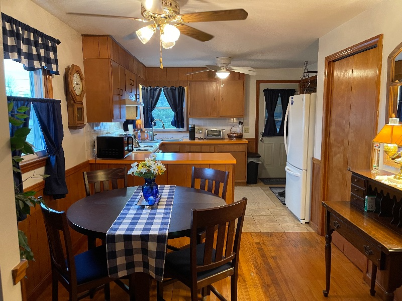 Private 2 Bedroom Country Home - Photo 12